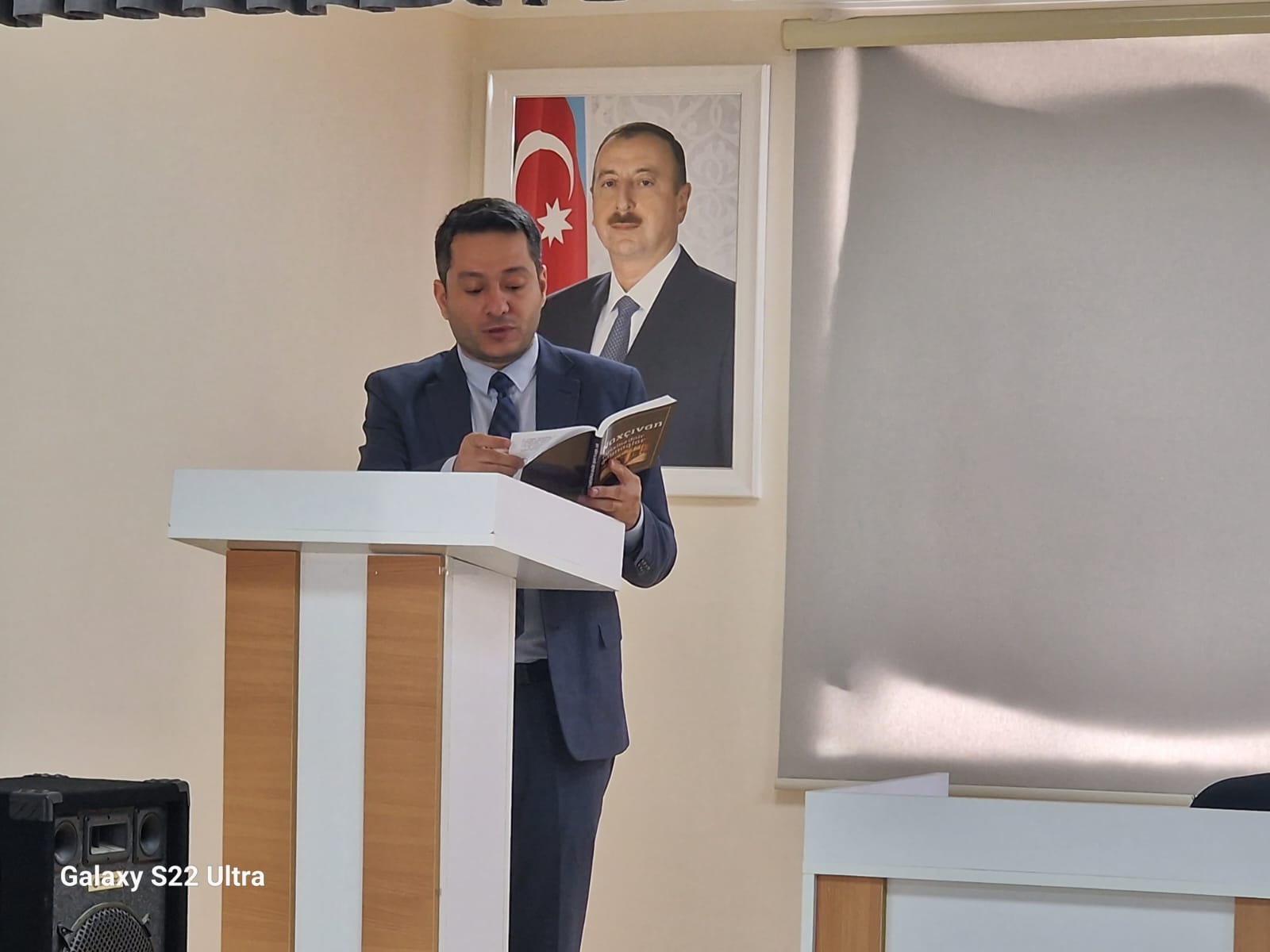 عقد المجمع التذكاري للإبادة الجماعية والمدرسة الثانوية العامة رقم 320 في بلدة موشفيجاباد ، فى مقاطعة غاراداغ مؤتمرا مشتركة تحت عنوان " دراسة حقائق المجازر الأذربيجانيين الجماعية من منظور التاريخي و السياسي