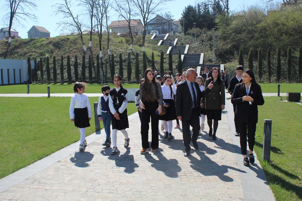 1918-ci il azərbaycanlıların soyqırımının 105-ci ildönümü ərəfəsində Soyqırımı Memorial Kompleksinə gələn ziyarətçilərin sayında artım müşahidə olunur.