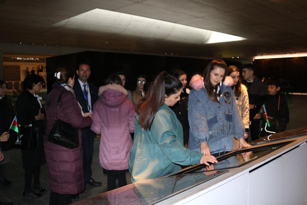 31 Mart Azərbaycanlıların Soyqırımı Günü ərəfəsəində Memorial Kompleksi İrəli İctimai Birliyinin, Quba Gənclər İdman İdarəsinin, Azərbaycan Dövlət Pedaqoji Universitetinin Quba filialının,  "Security Operations Services" Məhdud Məsuliyyətli Cəmiyyətinin əməkdaşları, xarici qonaqlar, ümumtəhsil müəssisələrinin müəllim və şagird heyəti ziyarət ediblər.