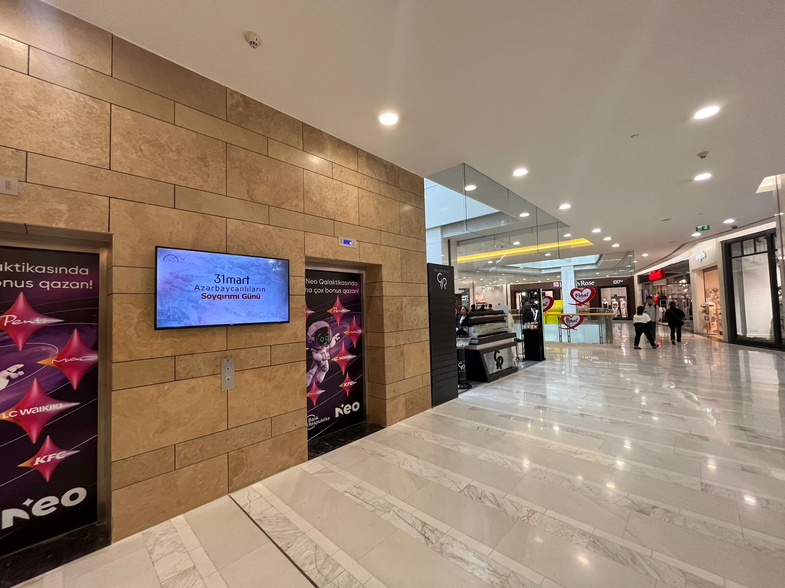 Quba şəhərində "Soyqırımı Memorial Kompleksi" və "Pasha Malls" ticarət mərkəzləri qrupunun birgə təşkilatçılığı ilə soyqırımının 105-ci ildönümü ilə əlaqədar yeni bir layihə başladılıb. Layihəyə əsasən, 31 mart tarixində Bakı şəhərində yerləşən "Gənclik Mall", "Dəniz Mall" və "28 Mall" , Gəncə şəhərindəki "Gəncə Mall" ticarət mərkəzində 1918-ci il soyqırımları ilə bağlı videçarx nümayiş olunur.