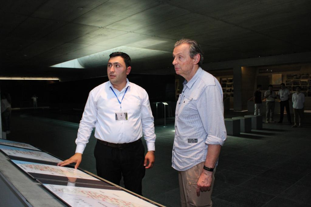 During their trip to Azerbaijan, a group of American journalists and media experts paid a visit to the "Genocide Memorial Complex" located in Guba city.