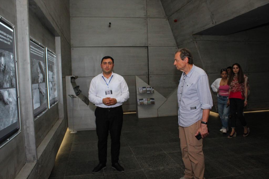 During their trip to Azerbaijan, a group of American journalists and media experts paid a visit to the "Genocide Memorial Complex" located in Guba city.