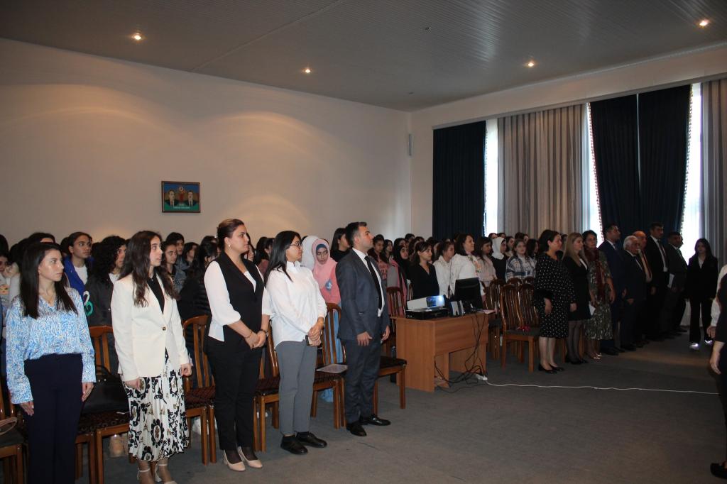 Soyqırımı Memorial Kompleksi və Bakı Qızlar Universitetinin birgə təşkilatçılığı ilə “Ulu Öndər Heydər Əliyevin mədəni  irsimizin qorunmasında rolu” mövzusunda respublika elmi-praktik konfrans keçirilmişdir.