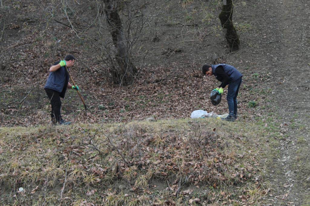 2024-cü il “Yaşıl Dünya naminə Həmrəylik İli” çərçivəsində Quba şəhərində “Soyqırımı Memorial Kompleksi”nin əməkdaşları Quba şəhəri ərazisində iməclik işlərini davam etdirirlər.