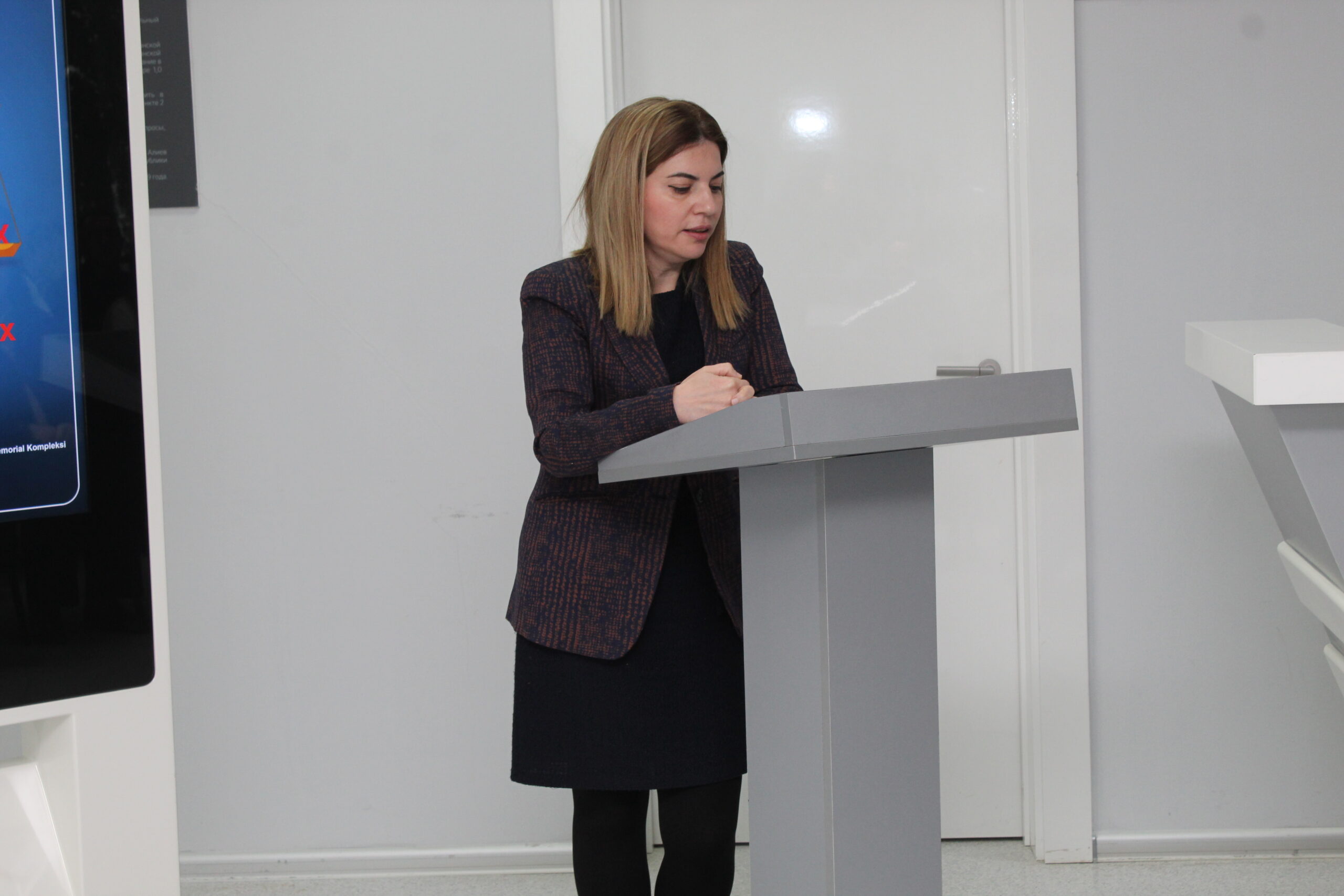 An educational event addressing the subject "Cases of corruption against human rights" took place at the "Genocide Memorial Complex" in the city of Guba. The participants included Bahruz Efendiyev, the head of the Northern Regional Center of the Ombudsman, Dr. Rakhshanda Bayramova, the director of the "Genocide Memorial Complex" in Guba, and approximately 30 employees from the complex.