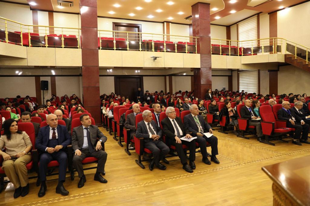 1918-ci il Azərbaycanlılara qarşı törədilmiş soyqırımların 106-cı ildönümü ilə əlaqədar olaraq Bakı Dövlət Universitetində “1918-ci il soyqırımları tarixi tədqiqatlarda” adlı II Respublika Elmi Konfransı keçirilmişdir. Quba şəhərində “Soyqırımı Memorial Kompleksi”nin Elmi Araşdırmalar, Ekspozisiya və Fond şöbəsinin əməkdaşları - Lətafət Beybutova və Ülkər Zeynalova konfransda mövzu ilə bağlı məruziləri ilə çıxış etmişlər.