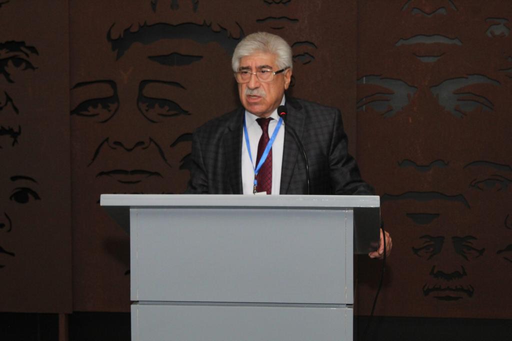 بالتعاون بين كلية التاريخ بجامعة باكو الحكومية و "مجمع النصب التذكاري للإبادة الجماعية" في مدينة قوبا، عُقد مؤتمر علمي و عملي جمهوري بمناسبة يوم الجمهورية في 28 مايو بعنوان "أول جمهورية برلمانية في الشرق الإسلامي في الأبحاث التاريخية".