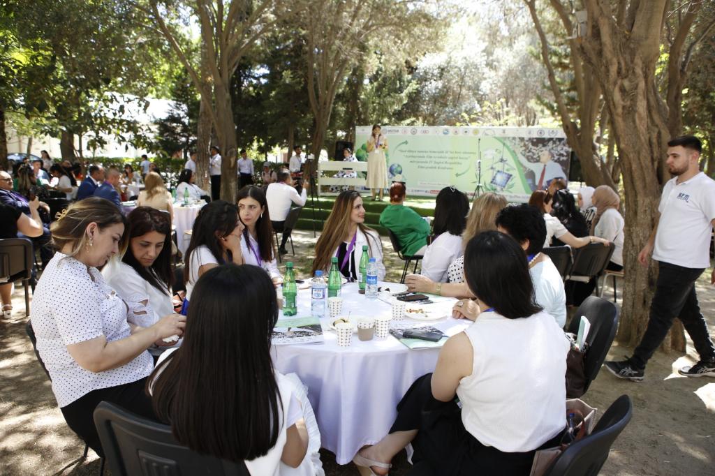 S.C.Pişəvəri adına Respublika humanitar fənlər gimnaziyasında "Yaşıl dünya naminə həmrəylik ili"nə həsr olunmuş "Azərbaycanda elm və təhsilə şagird baxışı" mövzusunda IV şagird respublika elmi-praktik konfransı keçirilib.