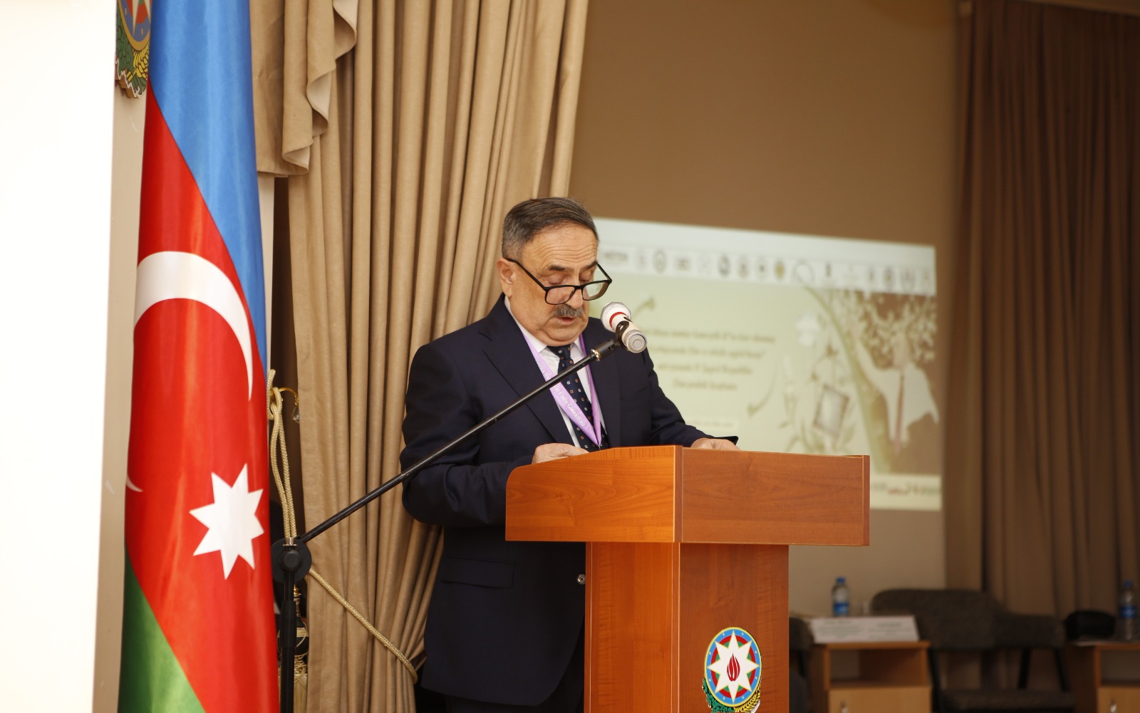 S.C.Pişəvəri adına Respublika humanitar fənlər gimnaziyasında "Yaşıl dünya naminə həmrəylik ili"nə həsr olunmuş "Azərbaycanda elm və təhsilə şagird baxışı" mövzusunda IV şagird respublika elmi-praktik konfransı keçirilib.