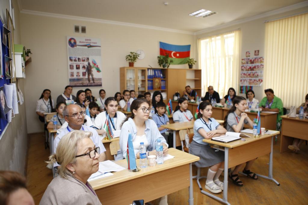 S.C.Pişəvəri adına Respublika humanitar fənlər gimnaziyasında "Yaşıl dünya naminə həmrəylik ili"nə həsr olunmuş "Azərbaycanda elm və təhsilə şagird baxışı" mövzusunda IV şagird respublika elmi-praktik konfransı keçirilib.