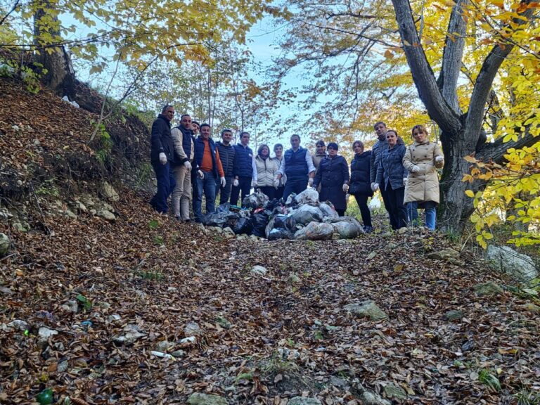 As part of the “Year of Solidarity for a Green World,” employees of the Genocide Memorial Complex organized a cleanup campaign titled “Solidarity for a Green World” along the Guba-Gachresh-Khinalig road.
