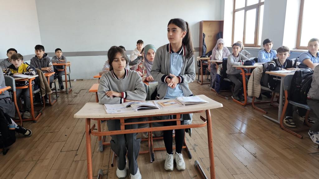 In the general education institutions of Guba city, an event titled “A Sustainable and Enduring Future” was organized by the Genocide Memorial Complex in anticipation of the 29th session of the Conference of the Parties (COP29) to the UN Framework Convention on Climate Change, which Azerbaijan will host. The event covered Azerbaijan’s efforts at national, regional, and global levels to combat the impacts of climate change, especially in light of COP29, which will be held in Baku this November. Additionally, the event highlighted the extensive environmental and natural resource damage inflicted by Armenia over many years in Azerbaijan’s formerly occupied territories.