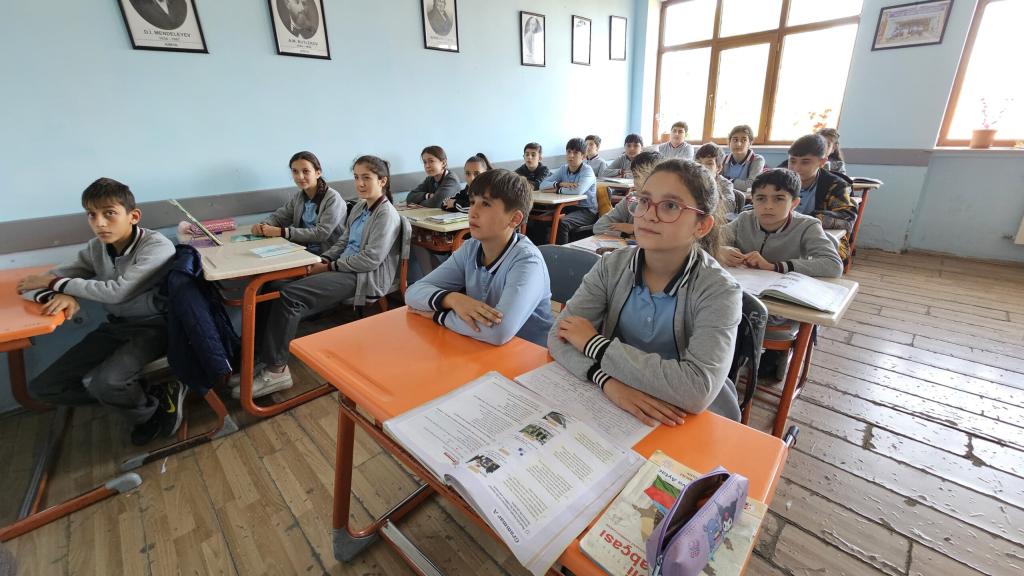 In the general education institutions of Guba city, an event titled “A Sustainable and Enduring Future” was organized by the Genocide Memorial Complex in anticipation of the 29th session of the Conference of the Parties (COP29) to the UN Framework Convention on Climate Change, which Azerbaijan will host. The event covered Azerbaijan’s efforts at national, regional, and global levels to combat the impacts of climate change, especially in light of COP29, which will be held in Baku this November. Additionally, the event highlighted the extensive environmental and natural resource damage inflicted by Armenia over many years in Azerbaijan’s formerly occupied territories.