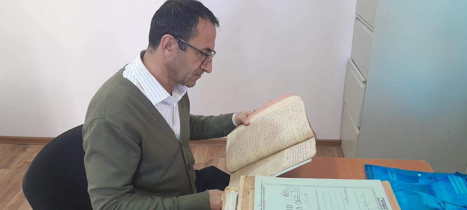 In the next phase of collaboration between the “Genocide Memorial Complex” and the Quba branch of the State Archive of the Republic of Azerbaijan, staff members from the Scientific Research, Exhibition, and Fund Department of the Complex—Ulkar Zeynalova, Islam Aslanov, and Emin Ulubayov—initiated research at the Quba Archive Office on the topic “The Quba Region During the Repression Years” (1930s–1940s).