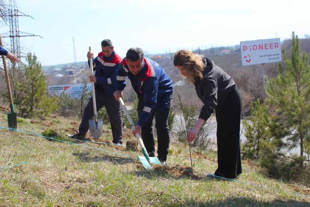 “Konstitusiya və Suverenlik İli” çərçivəsində Quba şəhərində 17.03.2025-ci il tarixində "Soyqırımı Memorial Kompleksi"nin  və Azərbaycan Respublikası Ekologiya və Təbii Sərvətlər Nazirliyinin Quba Regional Meşə Təsərrüfatı Mərkəzinin birgə təşkilatçılığı ilə 1918-ci il azərbaycanlılara qarşı soyqırımların 107-ci ildönümü ilə əlaqədar və Yaşıl dünyaya töhfə vermək məqsədilə ağacəkmə kampaniyası həyata keçirib.