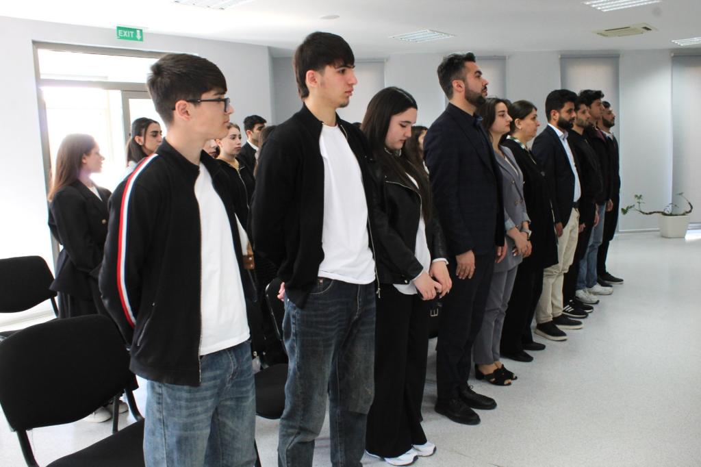 تم تنظيم فعالية في "مجمع النصب التذكاري للإبادة الجماعية" في مدينة قوبا، بالتعاون مع الممثلية الإقليمية لمركز تنمية الشباب و الوظائف في قوبا-خاتشماز، و ذلك بمناسبة الذكرى الـ107 للإبادة الجماعية التي تعرض لها الأذربيجانيون عام 1918.