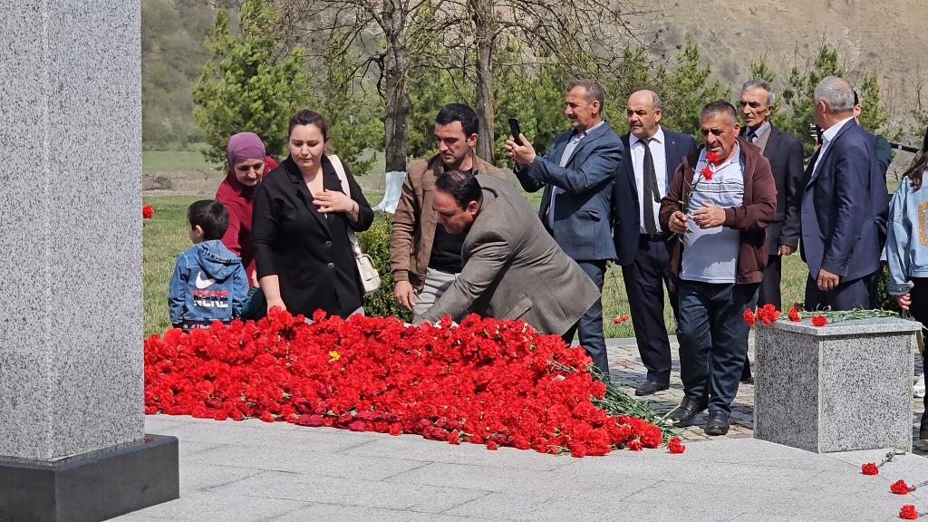 في يوم 31 مارس، يوم الإبادة الجماعية للأذربيجانيين، يستمر توافد الزوار إلى "مجمع النصب التذكاري للإبادة الجماعية" في مدينة قوبا.