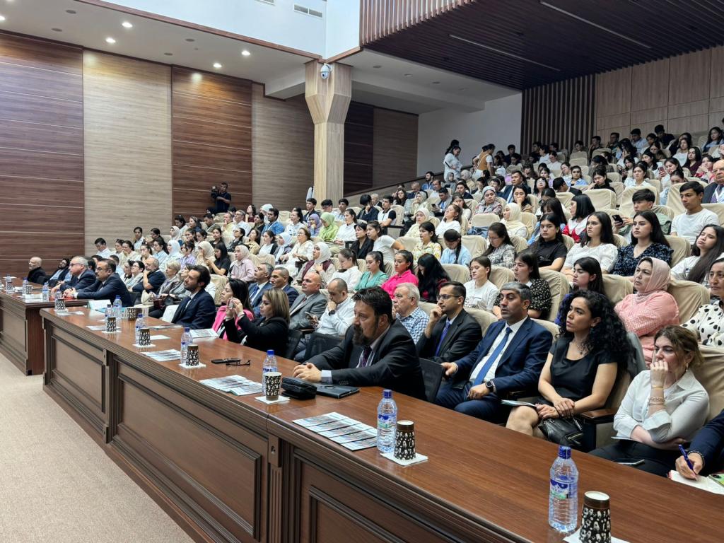 28-30 may 2025-ci il tarixlərində Özbəkistanın Səmərqənd şəhərində keçirilən “Heritage Turqoise: Restovrasiya, Arxeologiya, Muzeyşünaslıq, Kitabxanaçılıq, Texnologiyalar” adlı sərgi və konfransda Azərbaycanın tarixi həqiqətlərini, mədəni irsini, arxeoloji abidələrini tanıtmaq məqsədilə Azərbaycan Respublikası Mədəniyyət Nazirliyinin təşkilatçılığı ilə Mədəni İrsin Qorunması, İnkişafı və Bərpası üzrə Dövlət Xidmətinin nümayəndələri və xidmətin tabeliyində olan 7 Tarix və Mədəniyyət qoruğunun rəhbər və əməkdaşları iştirak ediblər.