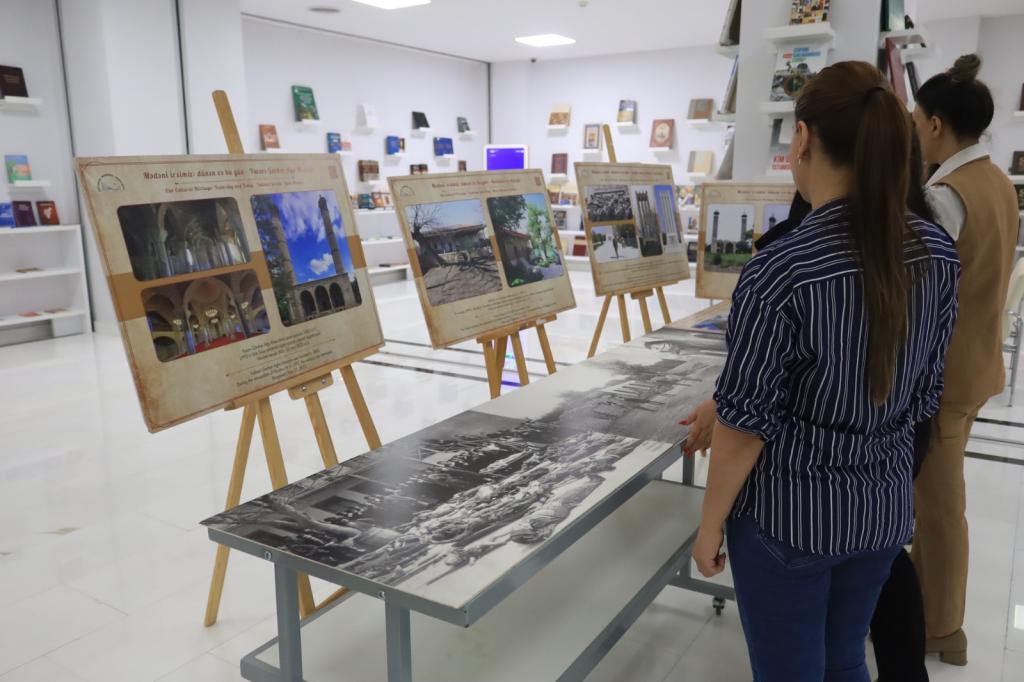 بمكتبة الأكاديمية الوطنية للعلوم في أذربيجان تم عرض معرض بعنوان "معالم كاراباخ – الأمس و اليوم" من تنظيم "مجمع النصب التذكاري للإبادة الجماعية" في مدينة قوبا. قدم المتخصص في المجمع، الدكتور سوبهان تاليبلي، معلومات للزوار حول المعرض.