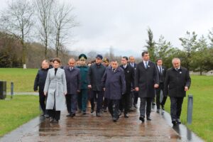 31 Mart Azərbaycanlıların Soyqırımı Günündə Qusar rayon İcra Hakimiyyətinin rəsmi şəxsləri, rayonun hüquq-mühafizə orqanlarının, idarə-müəssisə və təşkilatlarının rəhbər və əməkdaşları Quba şəhərində “Soyqırımı Memorial Kompleksi”ni ziyarət edərək 1918-ci il soyqırımı qurbanlarının dəfn olunduğu abidənin üzərinə gül dəstələri düzüblər. Daha sonra rəsmi şəxslər Soyqırımı Muzeyini ziyarət edərək tarixi faktlarla, həmçinin təşkil olunmuş sərgi ilə tanış olublar.