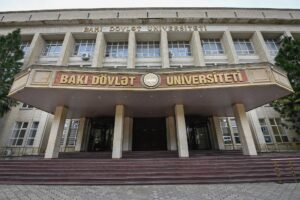 В историческом факультете Бакинского государственного университета состоялась III Республиканская научная конференция на тему «Первая парламентская республика мусульманского Востока в исторических исследованиях», посвящённая 108-й годовщине Азербайджанской Демократической Республики.