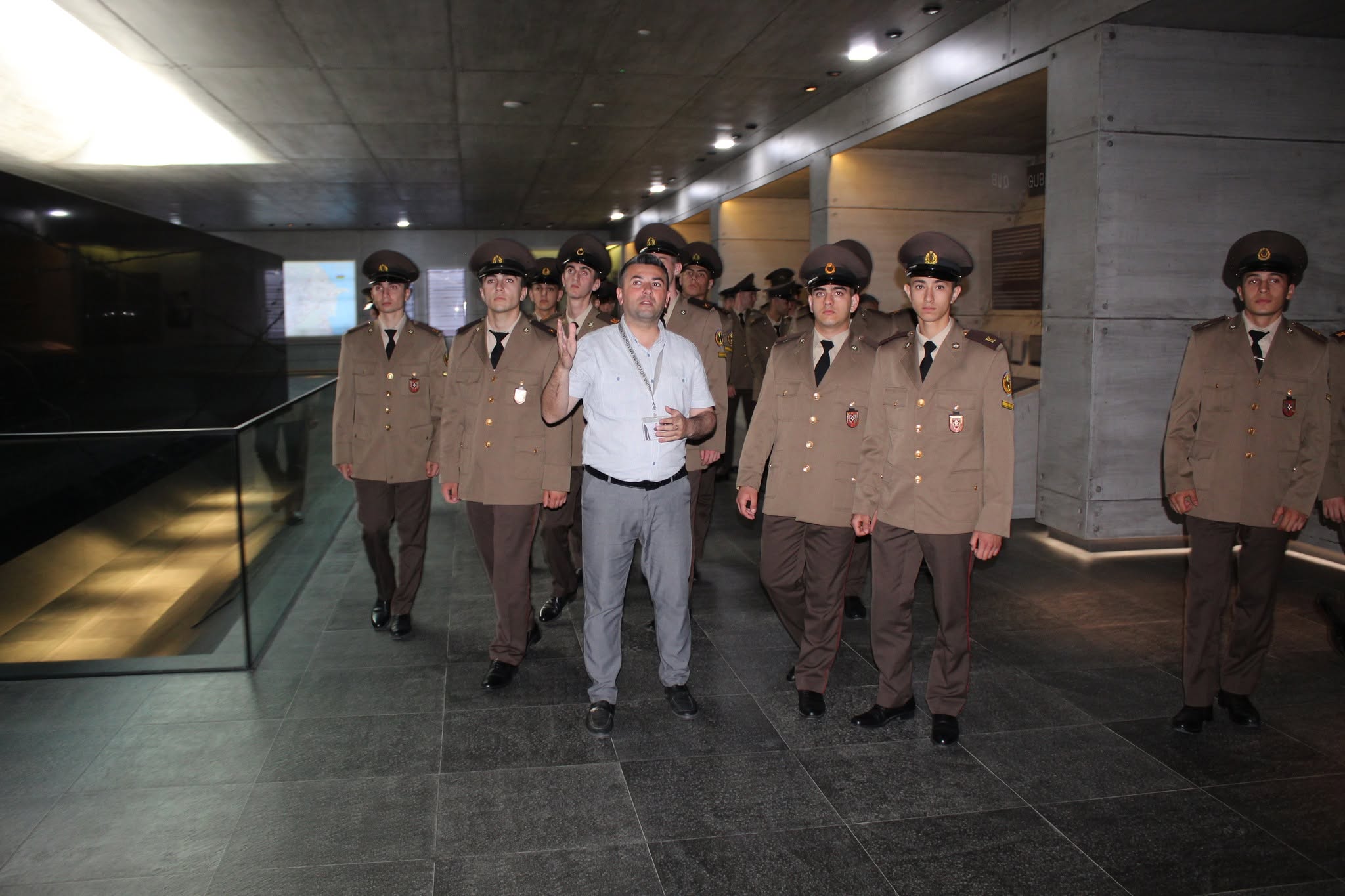 Fövqəladə Hallar Nazirliyinin Akademiyasının rəisi general-mayor Baba Salayevin rəhbərliyi ilə Akademiyanın bir qrup professor-müəllim heyəti və kursantları Quba şəhərində “Soyqırımı Memorial Kompleksi”ni ziyarət etmişlər.